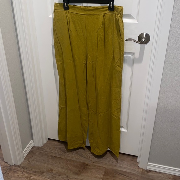 Women's Light Yellow/Green Pant & Vest Set - Picture 6 of 10